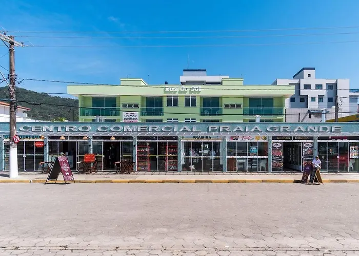 Apartamento com ar condicionado e Wi-fi, frente mar - 02 dormitórios - Edifício Luz do Sol Ubatuba